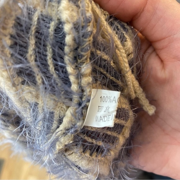 Fringe Poncho Knit Women’s One Size Gray Blue Cream Checkered Sweater - Picture 7 of 8